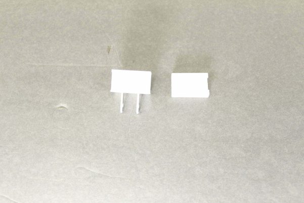 White Slide On Type Polarized Lamp Plugs