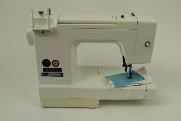 Pre-owned Janome / New Home 108 Limited Edition Sewing Machine w/ 3 month Warranty - Image 5